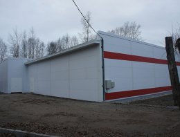 Фирменный магазин  в городе Емва из сэндвич-панелей, построенная компанией Альянс - Фирменный магазин  в городе Емва, Республика Коми, г. Емва, ул. Коммунистическая. 